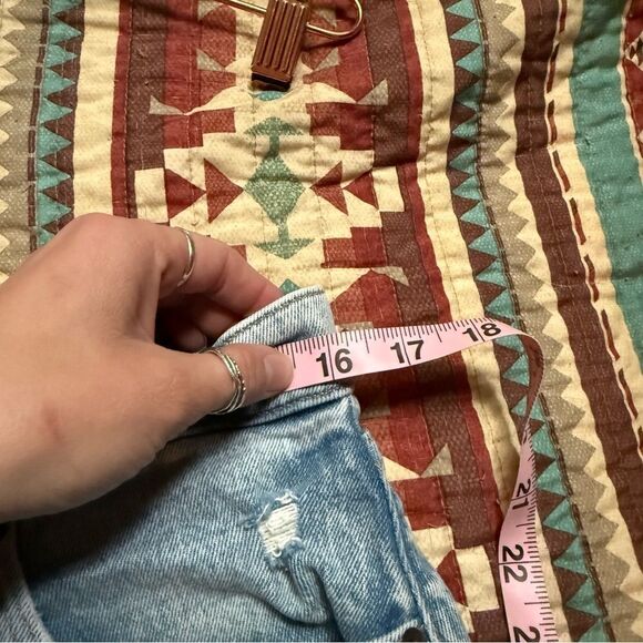 Abercrombie & Fitch Mom High rise denim shorts size 10 - Picture 6 of 6